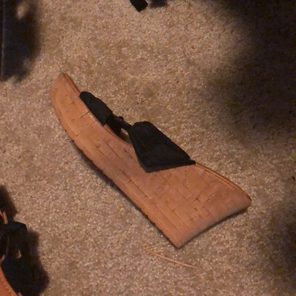 Sandals - Picture 2 of 3
